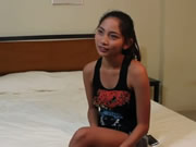 꽉 깨끗한 음부를 가진 Philippino 십대 창녀는 호텔에서 섹스를합니다.
